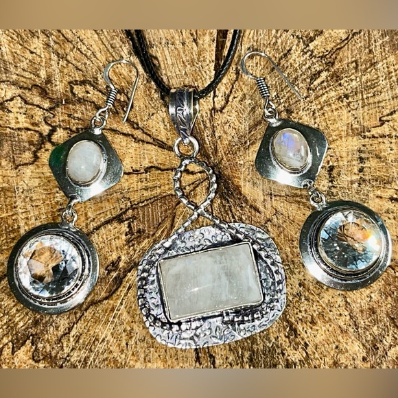 Rainbow Moonstone Pendant & Earrings Set - Picture 6 of 14